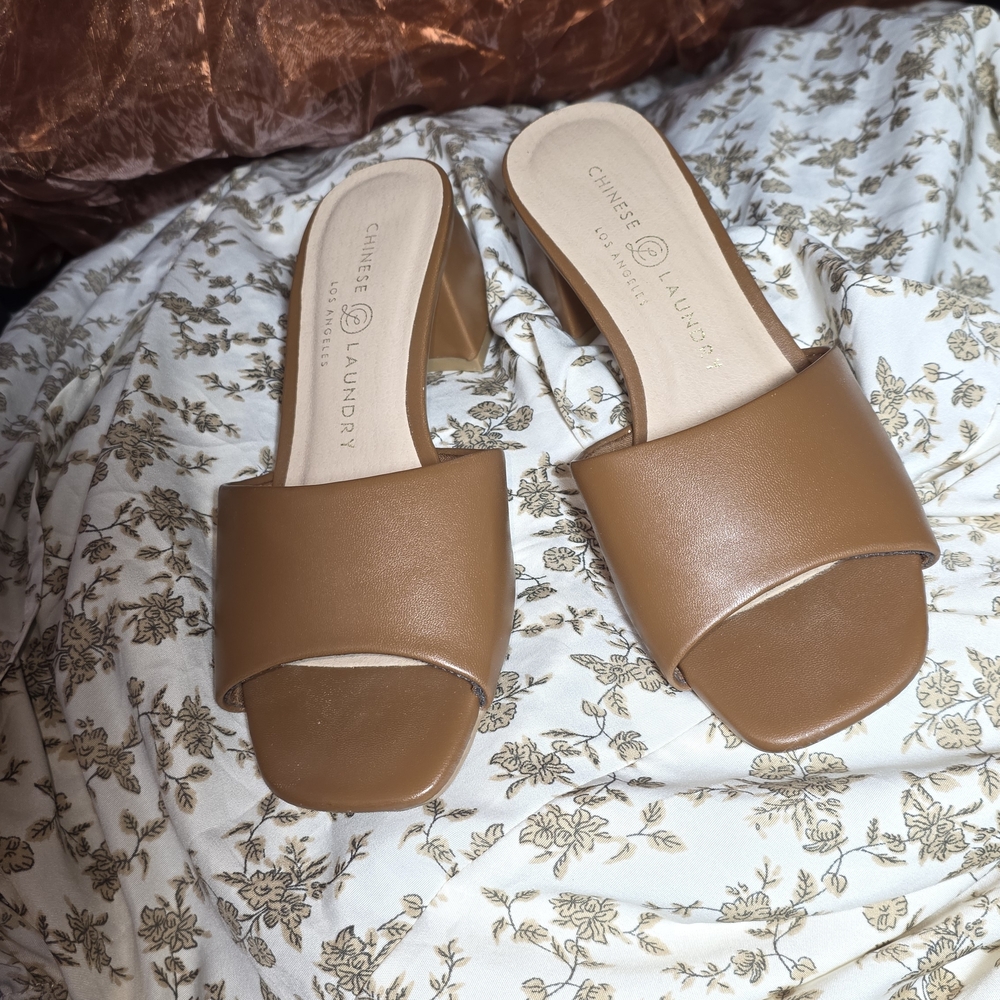 Chinese Laundry Women's Brown Mules